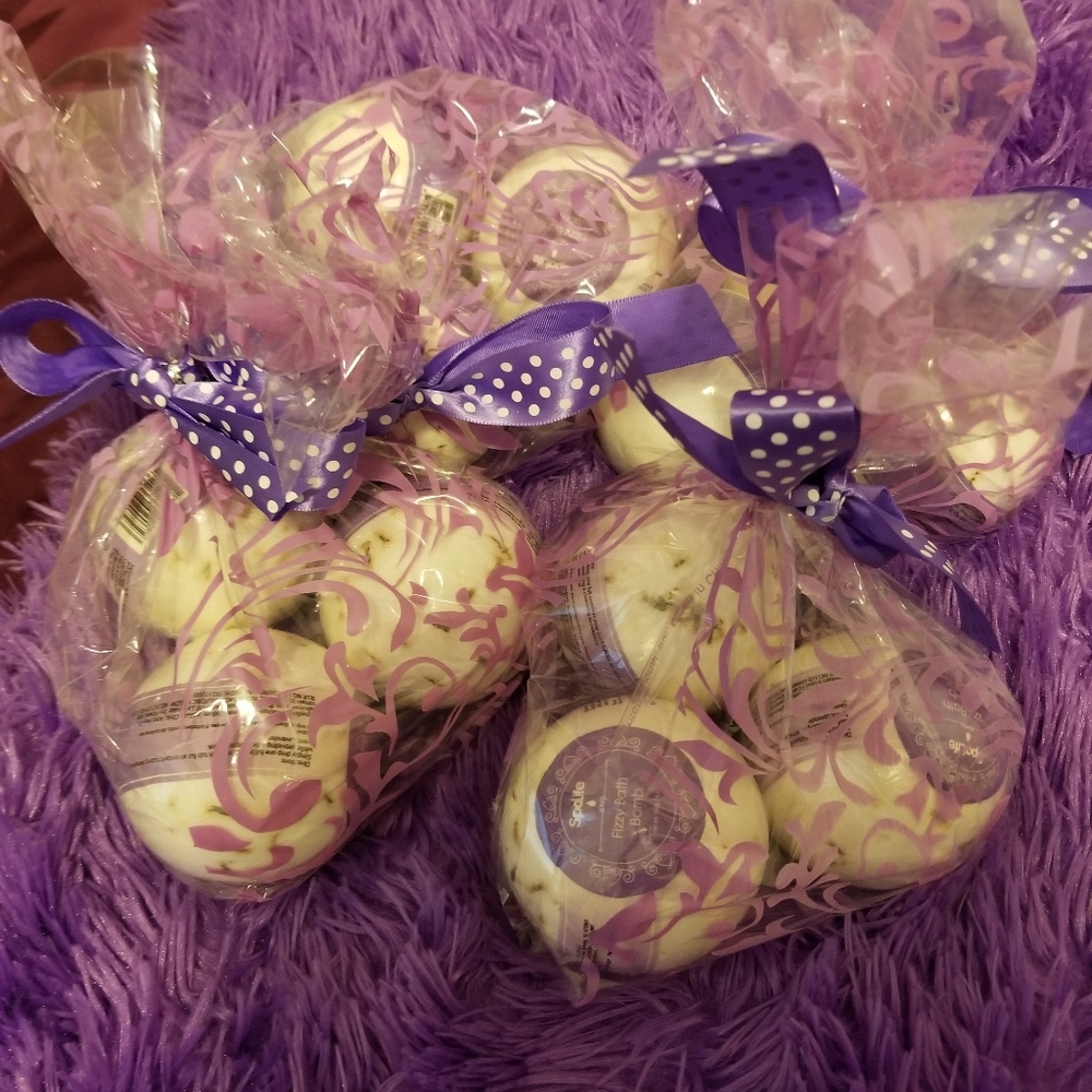 4 sets of 3 Lavender Fiz Bath Bombs